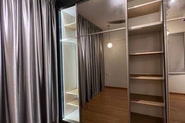 Lake Point Residence