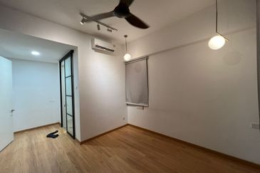 Lake Point Residence