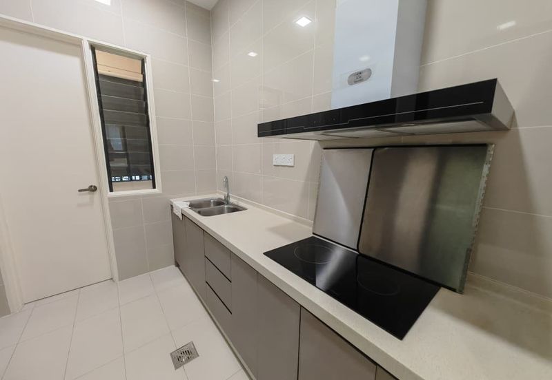 Isle of Kamares, Setia Eco Glades