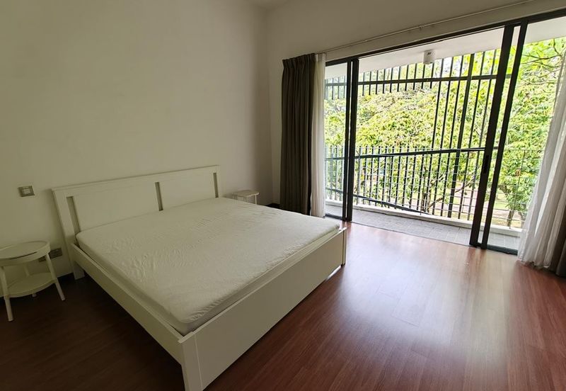 Summerglades, Perdana Lakeview West