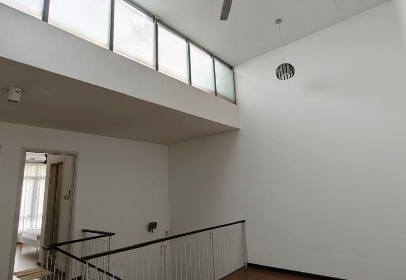 Summerglades, Perdana Lakeview West