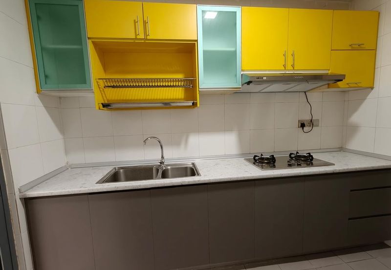 Summerglades, Perdana Lakeview West