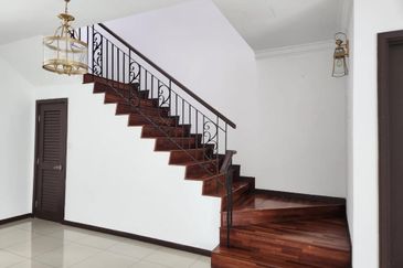 Jewels of Grasmere, Setia Marina