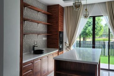 Jewels of Grasmere, Setia Marina