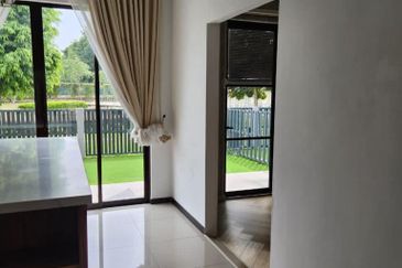 Jewels of Grasmere, Setia Marina