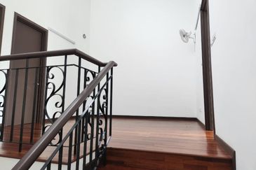 Jewels of Grasmere, Setia Marina