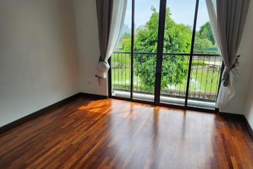 Jewels of Grasmere, Setia Marina