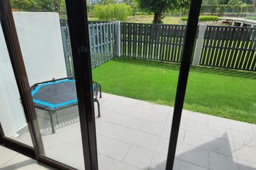 Jewels of Grasmere, Setia Marina