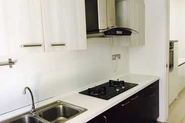 Summerglades, Perdana Lakeview West