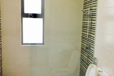 Summerglades, Perdana Lakeview West