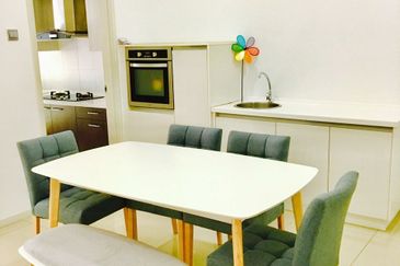 Summerglades, Perdana Lakeview West