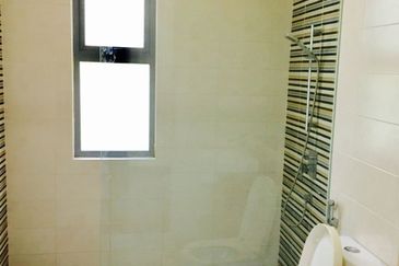 Summerglades, Perdana Lakeview West