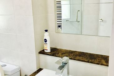 Summerglades, Perdana Lakeview West