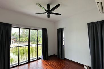 Jewels of Grasmere, Setia Marina