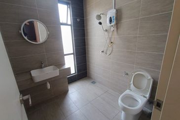 Monet Lily @ Sunsuria City