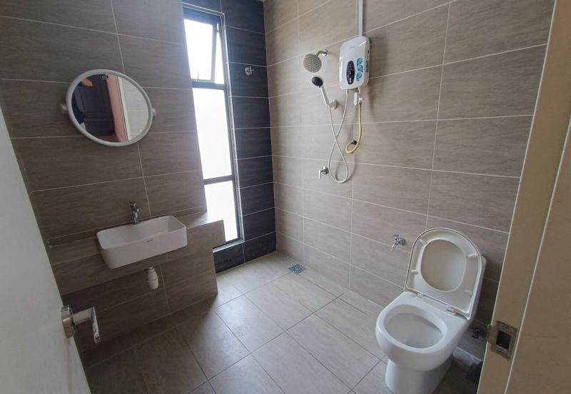 Monet Lily @ Sunsuria City