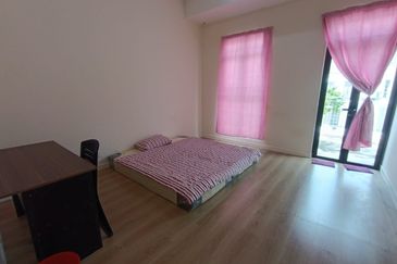 Monet Lily @ Sunsuria City