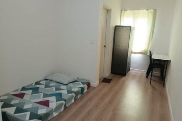 Monet Lily @ Sunsuria City