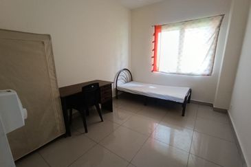 Monet Lily @ Sunsuria City