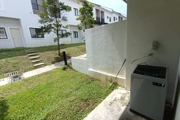 Monet Lily @ Sunsuria City