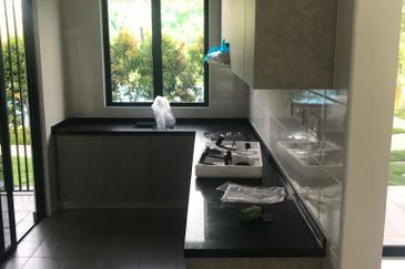 Reef Of Tropics, Setia Eco Glades