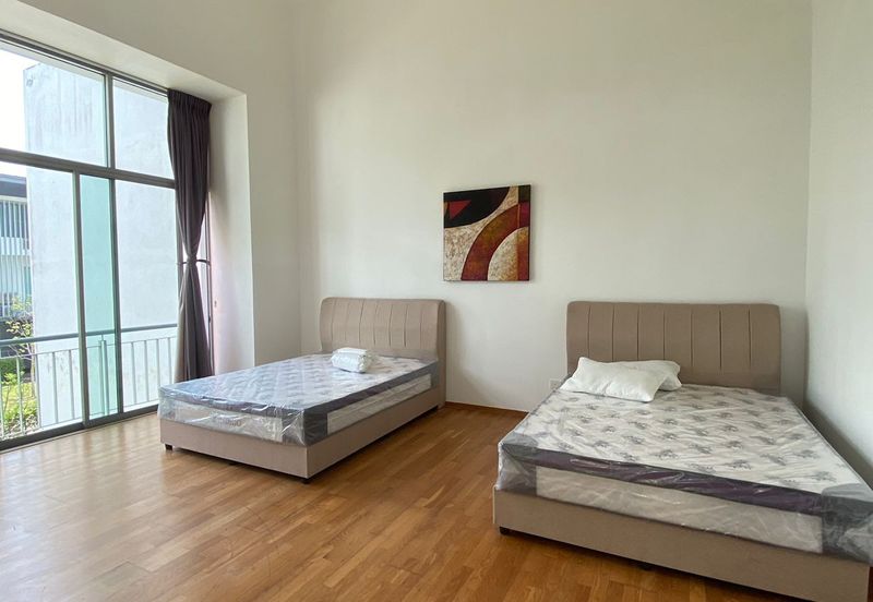 Symphony Hills Schubert