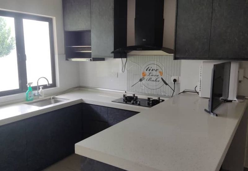 Monet Lily @ Sunsuria City