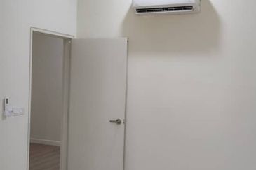 Monet Lily @ Sunsuria City