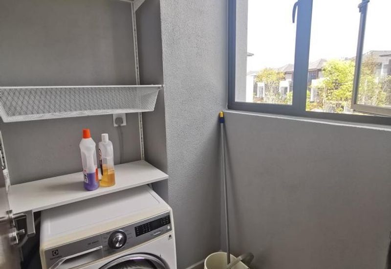 full furnished Type B mulia for rent!