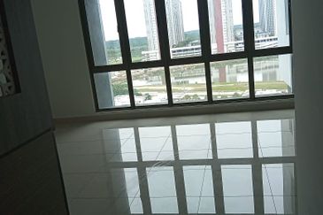 Lake Point Residence