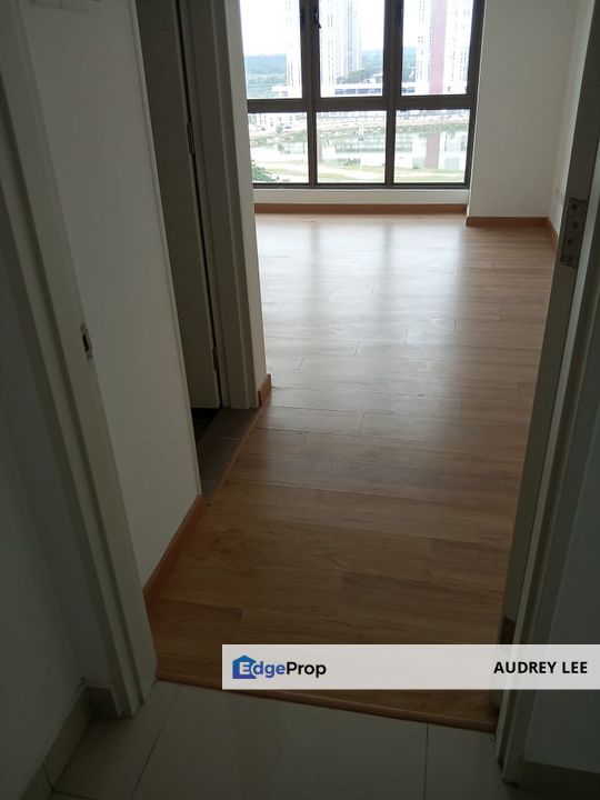 Partly furnished 2+1 room for rent!, Selangor, Cyberjaya