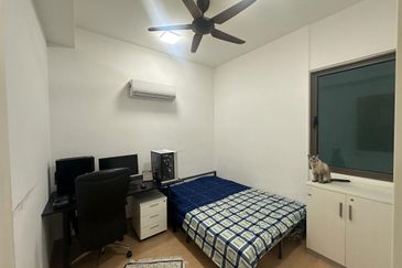 Lake Point Residence