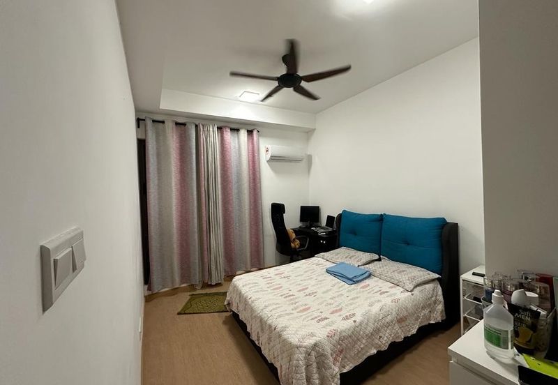 Lake Point Residence