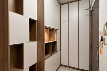 Lake Point Residence