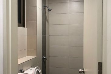 Lake Point Residence