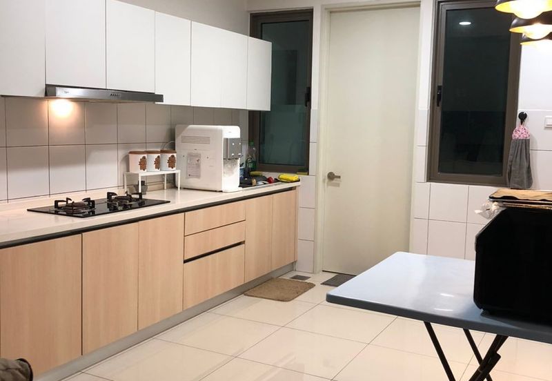 Lake Point Residence