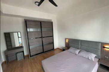 Lake Point Residence