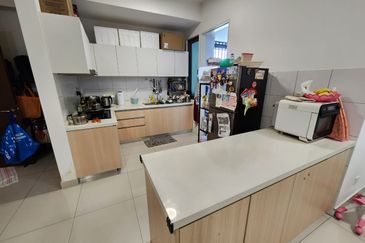 Lake Point Residence