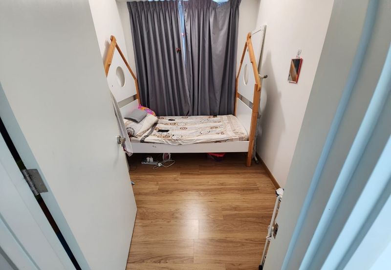 Lake Point Residence