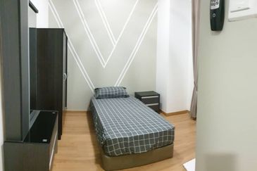 Lake Point Residence