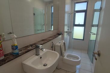 Summerglades, Perdana Lakeview West