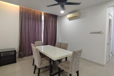 Summerglades, Perdana Lakeview West