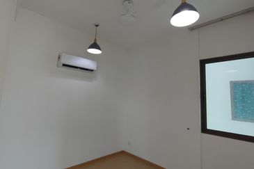 Lake Point Residence