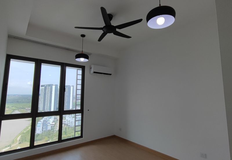 Lake Point Residence