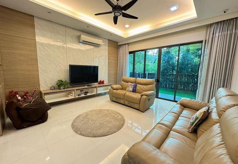 Charms of Nusantara, Setia Eco Glades