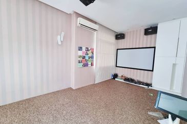 Perdana Lakeview East