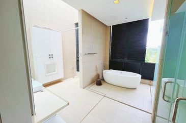 Perdana Lakeview East