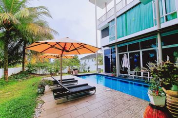 Perdana Lakeview East