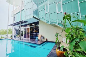 Perdana Lakeview East