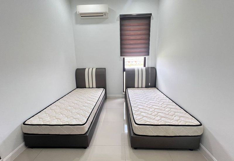 Isle of Kamares, Setia Eco Glades